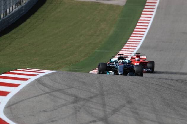 22nd October 2017, Circuit of the Americas, Austin, USA; American Formula One Grand Prix, Race Day; Lewis Hamilton - Mercedes AMG Petronas F1 team takes the lead back from Sebastian Vettel - Scuderia Ferrari  ActionPlus11943498