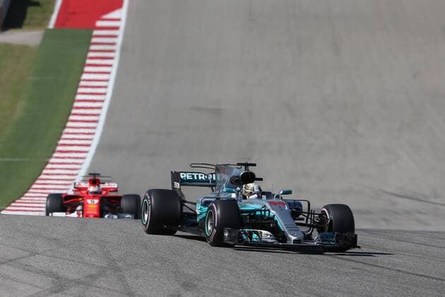 22.10.2017 - Race, Lewis Hamilton (GBR) Mercedes AMG F1 W08 leads Sebastian Vettel (GER) Scuderia Ferrari SF70H United States Grand Prix, Austin 19 - 22 October 2017 22.10.2017 - Race, Lewis Hamilton (GBR) Mercedes AMG F1 W08 leads Sebastian Vettel (GER) Scuderia Ferrari SF70H 