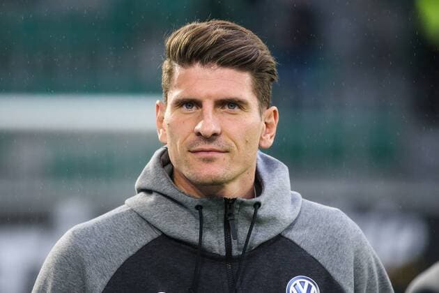 Mario Gomez VfL Wolfsburg 1 Football Bundesliga Season 2017 2018 VfL Wolfsburg vs TSG Hoffenheim in the Volkswagen Arena in Wolfsburg Germany Football Man 22 22 2017
