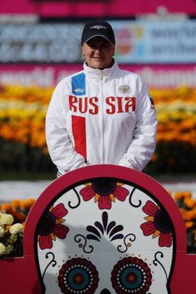 Bogenschießen, WM in Mexiko Russia s Ksenia Perova poses with her gold medal during the awarding ceremony of the World Archery Championships 2017 women s individual recurve bow outdoor event in Mexico City, Mexico, 22 October 2017. World Archery Champioships 2017 in Mexico City !ACHTUNG: NUR REDAKTIONELLE NUTZUNG!  Copyright: xJoséxMéndezx CMX063 20171023-636443222531495566