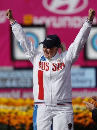 Bogenschießen, WM in Mexiko Russia s Ksenia Perova poses with her gold medal during the awarding ceremony of the World Archery Championships 2017 women s individual recurve bow outdoor event in Mexico City, Mexico, 22 October 2017. World Archery Champioships 2017 in Mexico City !ACHTUNG: NUR REDAKTIONELLE NUTZUNG!  Copyright: xJoséxMéndezx CMX064 20171023-636443222555207566