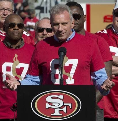 San Francisco 49ers great Joe Montana introduces Dwight Clark on Dwight Clark Day at halftime of the game against the Dallas Cowboys at Levi s Stadium in Santa Clara, California on October 22, 2017. Clark is suffering from ALS and thanked his former teammates, former owner Eddie DeBartolo and current owners for support.  SXP2017102216 TERRYxSCHMITT