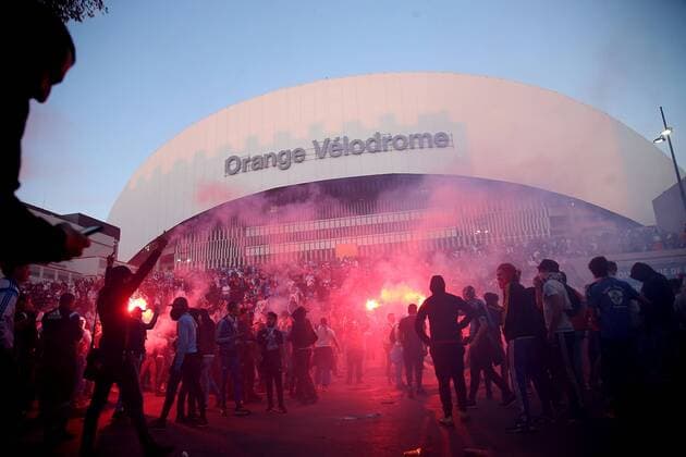 Fußball, Olympique Marseille - Paris Saint Germain, Ausschreitungen in der Stadt Des heurts ont eclate entre les supporters de l Olympique de Marseille et les forces de l ordre aux abords du stade velodrome avant le classico OM Vs PSG. Photo: Laurent Guerin E Press Photo Marseille France  556041