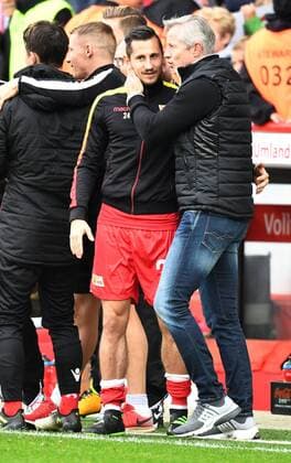 Football Mens Season 2017 2018 2 Bundesliga 11 Day 1 FC Union Berlin SpVgg Greuther Fürth vl Steven Skrzybski Union Coach Jens Keller 1 FC Union Berlin Cheering after the final whistle 21 10 2017 Copyright: xMatthiasxKochx