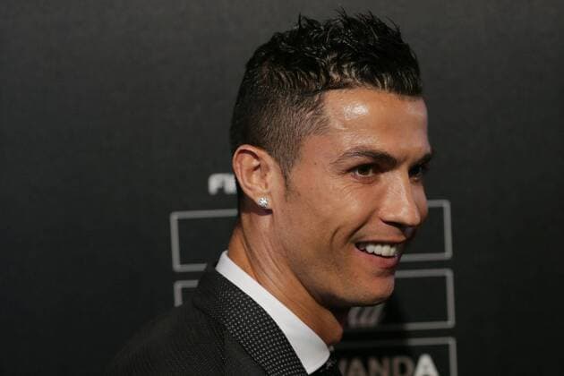 (171024) -- LONDON, Oct. 24, 2017 -- Real Madrid s Cristiano Ronaldo arrives for the Best FIFA Football Awards 2017 in London, Britain, Oct. 23, 2017. ) (SP)BRITAIN-LONDON-THE BEST FIFA FOOTBALL AWARDS 2017 TimxIreland 