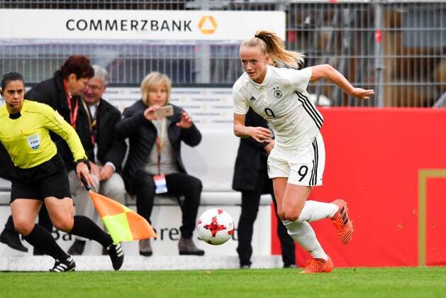 Lea Schüller Germany Germany DFB 9 in the forward World Cup 2019 Qualification Germany Faroe Islands xmkx