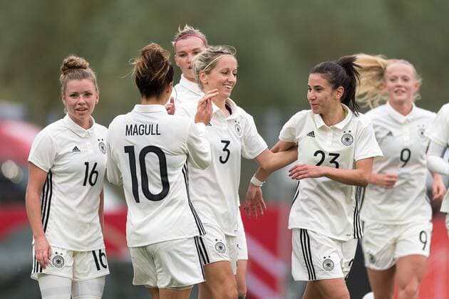 Goal to 5 0 Hendrich DFB 03 Germany vs Faeroer Soccer Womens WC Qualification Grossaspach 24 10 2017 Grossaspach Copyright: xWalther Eibner-Pressefotox EP_SWR
