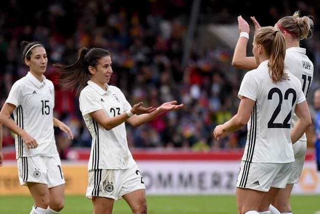 Goalkeeper of the goalscorer Hasret Kayikci GER Jubilee and joy at Tabea Kemme GER and Alexandra Popp GER Germany Grossaspach Sport Soccer National team Women World Cup Qualification Germany vs Faeroer on 24 10 2017 mechatronics Arena
