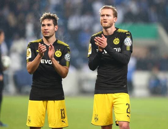 Tuesday 24 10 2017 Season 2017 18 2 Main Round in the DFB Cup in the Magdeburg MDCC Arena 1 FC Magdeburg BVB 09 Borussia Dortmund Jubilee of the Dortmund players after the final round Raphael Guerreiro BVB and Andre Schuerrle BVB v l