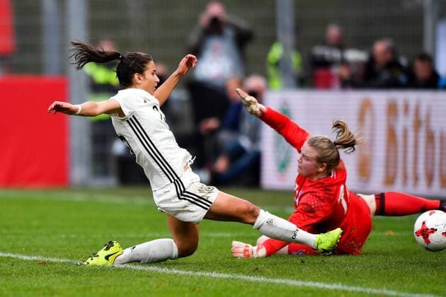 Hasret Kayikci Germany Germany DFB 23 pushes to the 8 0 a Soccer World Cup 2019 Qualification Germany Faroe Islands xmkx