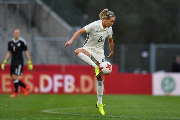Lena Goeßling Germany Germany DFB stops the ball in the air Soccer World Cup 2019 Qualification Germany Faroe Islands xmkx