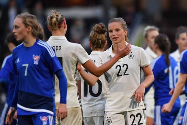 Alexandra Popp Germany Germany DFB 11 Tabea Kemme Germany Germany DFB 22 clap their way after the 11 0 victory from the World Cup 2019 Qualification Germany Faroe Islands xmkx