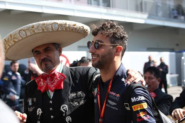 26.10.2017 - Daniel Ricciardo (AUS) Red Bull Racing RB13 Mexican Grand Prix, Mexico City 26 - 29 October 2017 26.10.2017 - Daniel Ricciardo (AUS) Red Bull Racing RB13 