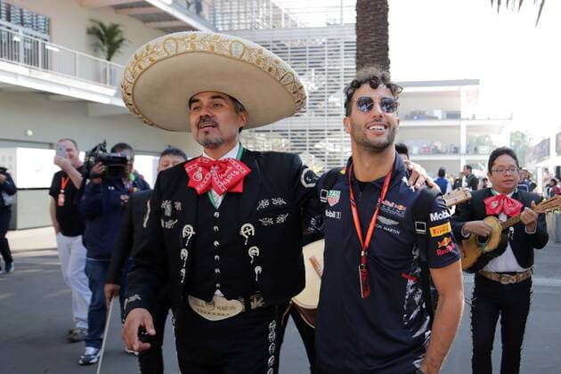 26.10.2017 - Daniel Ricciardo (AUS) Red Bull Racing RB13 Mexican Grand Prix, Mexico City 26 - 29 October 2017 26.10.2017 - Daniel Ricciardo (AUS) Red Bull Racing RB13 