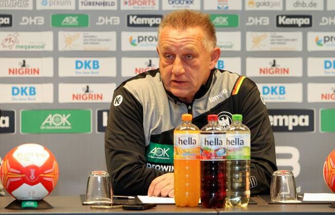 Leipzig 27 10 2017 Lindner Hotel Handball Womens Press Conference in the run-up to the Handball World Championship of Women 2017 In the picture Bundestrainer Michael Biegler Germany