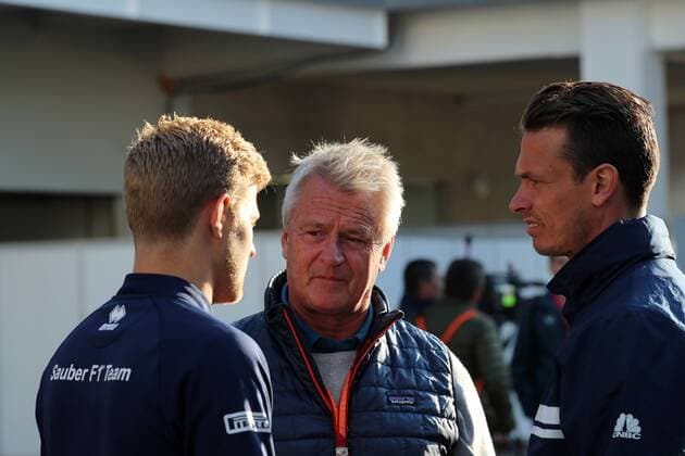 27.10.2017 - Marcus Ericsson (SUE) Sauber C36 with his father Mexican Grand Prix, Mexico City 26 - 29 October 2017 27.10.2017 - Marcus Ericsson (SUE) Sauber C36 with his father 