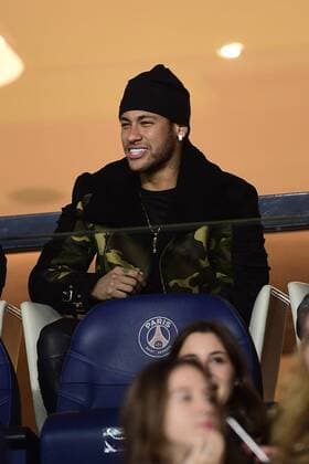 Neymar Jr PSG en tribune FOOTBALL PSG vs Nice Conforama Ligue1 27 10 2017 JBAutissier Panoramic 