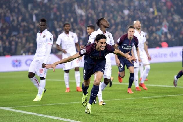joie des joueurs du PSG apres le but de CAVANI Edinson PSG FOOTBALL PSG vs Nice Conforama Ligue1 27 10 2017 JBAutissier Panoramic 