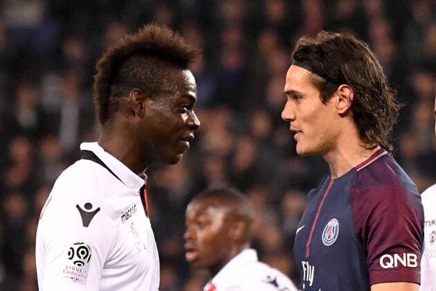 09 EDINSON CAVANI psg 09 Mario BALOTELLI nice ALTERCATION FOOTBALL Paris SG vs Nice Ligue 1 Conforama 27 10 2017 AnthonyBIBARD FEP Panoramic 