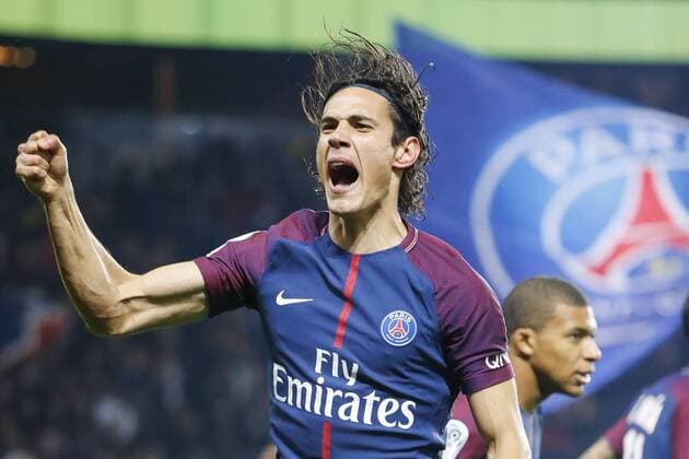 Themen der Woche - SPORT Bilder des Tages - SPORT Edinson Roberto Paulo Cavani Gomez psg El Matador El Botija Florestan inscrit le premier but servit par Angel Di Maria psg sur coup franc joie FOOTBALL PARIS SAINT GERMAIN v OGC NICE Ligue 1 Conforama 27 10 2017 StephaneAllaman Panoramic 