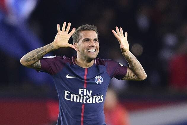 joie des joueurs du PSG apres le but de Dani Alves PSG FOOTBALL PSG vs Nice Conforama Ligue1 27 10 2017 JBAutissier Panoramic 