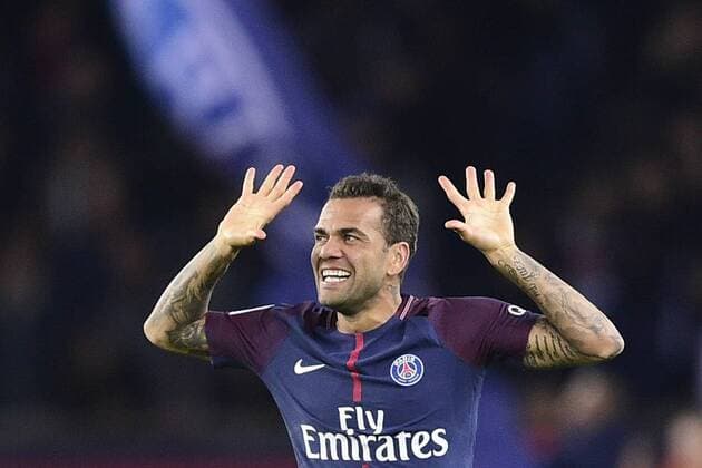 joie des joueurs du PSG apres le but de Dani Alves PSG FOOTBALL PSG vs Nice Conforama Ligue1 27 10 2017 JBAutissier Panoramic 