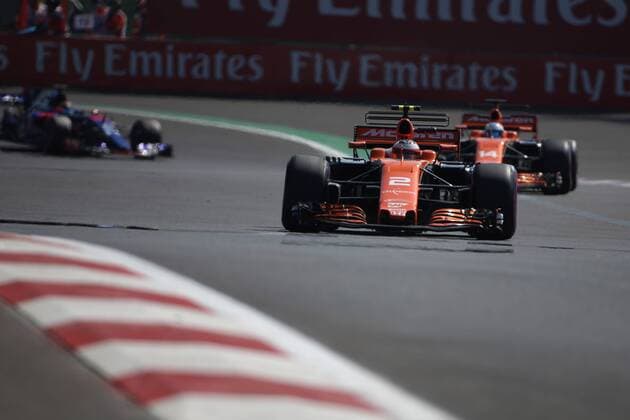 27.10.2017 - Free Practice 2, Stoffel Vandoorne (BEL) McLaren MCL32 leads Fernando Alonso (ESP) McLaren MCL32 Mexican Grand Prix, Mexico City 26 - 29 October 2017 27.10.2017 - Free Practice 2, Stoffel Vandoorne (BEL) McLaren MCL32 leads Fernando Alonso (ESP) McLaren MCL32 