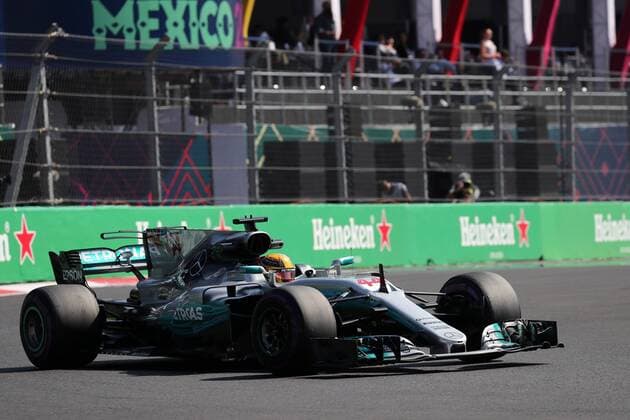 27.10.2017 - Free Practice 2, Lewis Hamilton (GBR) Mercedes AMG F1 W08 Mexican Grand Prix, Mexico City 26 - 29 October 2017 27.10.2017 - Free Practice 2, Lewis Hamilton (GBR) Mercedes AMG F1 W08 