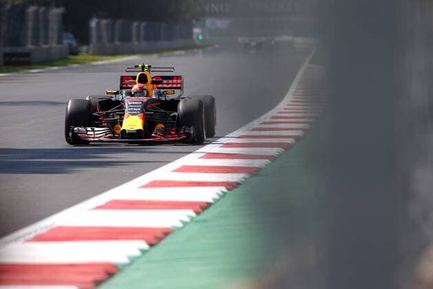 27.10.2017 - Free Practice 2, Max Verstappen (NED) Red Bull Racing RB13 Mexican Grand Prix, Mexico City 26 - 29 October 2017 27.10.2017 - Free Practice 2, Max Verstappen (NED) Red Bull Racing RB13 
