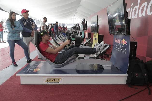 October 27 2017 EUM20171027DEP29 JPG CIUDAD DE MEXICO MotoringAutomovilismo Formula 1 Aspectos de la inauguracion del F1 Fanzone CDMX 27 de octubre de 2017 Campo Marte en el marco de la celebracion del Gran Premio de Mexico Foto Agencia EL UNIVERSALAlejandro AcostaJMA Latin News October 27 2017  - ZUMAu78_ 20171027_zaf_u78_088 Copyright: xElxUniversalx