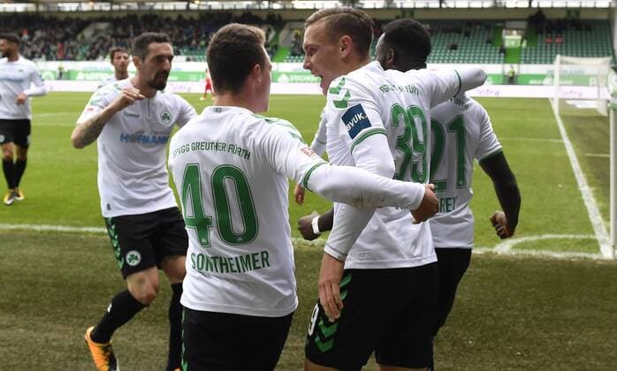 28 10 2017 Soccer season 2017 2018 2 Soccer Bundesliga 12 Day SpVgg Greuther Fürth Kleeblatt SV Sandhausen SVS Goal jubilation Joy nac Goal Goal shot to 1 0 by Khaled Narey 21 SpVgg Greuther Fürth