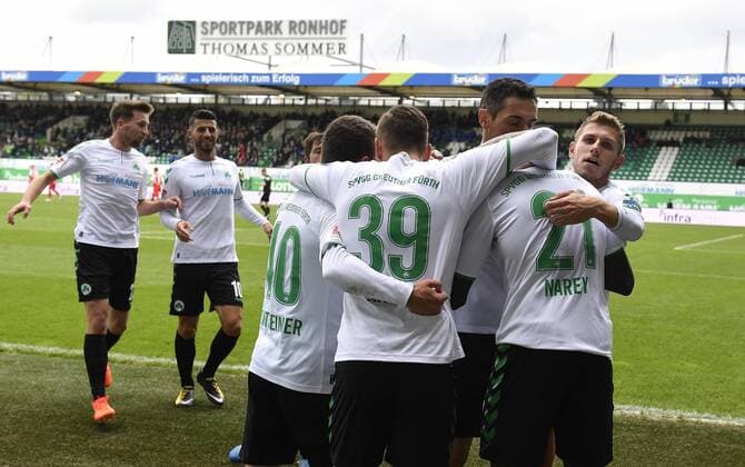 28 10 2017 Soccer season 2017 2018 2 Soccer Bundesliga 12 Day SpVgg Greuther Fürth Kleeblatt SV Sandhausen SVS Goal jubilation Joy nac Goal Goal shot to 1 0 by Khaled Narey 21 SpVgg Greuther Fürth