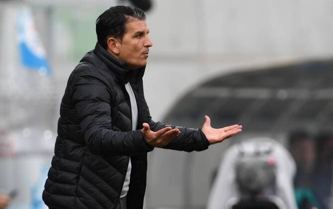 28 10 2017 Football Season 2017 2018 2 Football Bundesliga 12 Matchday SpVgg Greuther Fürth Cloverleaf SV Sandhausen SVS Kenan Kocak Manager SV Sandhausen questioning at a loss gesticulated gesture
