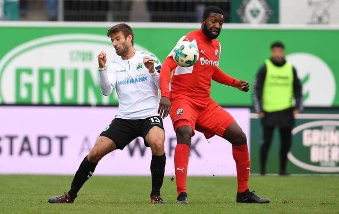 28 10 2017 Soccer Season 2017 2018 2 Soccer League 12 Gameday SpVgg Greuther Fürth Clover League SV Sandhausen SVS Marco Caligiuri 13 SpVgg Greuther Fürth Richard Sukuta Pasu 10 SV Sandhausen