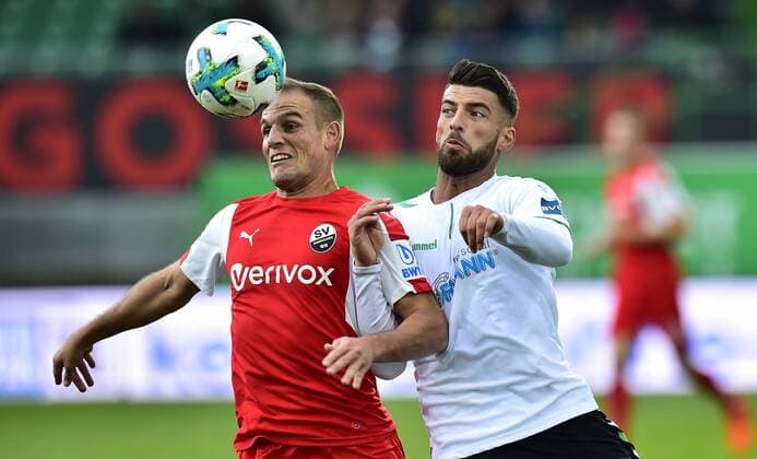 28 10 2017 Football Season 2017 2018 2 Football Bundesliga 12 Matchday SpVgg Greuther Fürth Clover SV Sandhausen SVS MeZi Manuel Stiefler 21 SV Sandhausen Jurgen Gjasula 10 SpVgg Greuther Fürth
