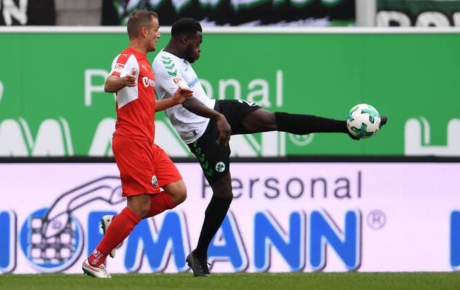 28 10 2017 Football Season 2017 2018 2 Football Bundesliga 12 Gameday SpVgg Greuther Fürth Cloverleaf SV Sandhausen SVS Manuel Stiefler 21 SV Sandhausen Khaled Narey 21 SpVgg Greuther Furth