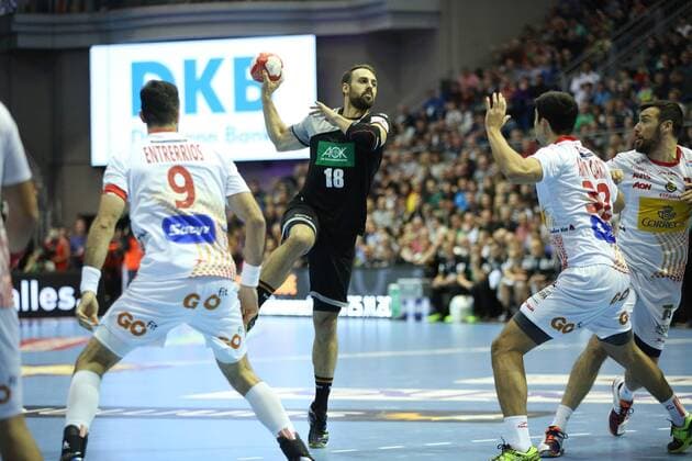 28 10 2017 xcsx Handball Laender match Men Germany Spain emspor v l Tim Kneule Germany at the litter Magdeburg
