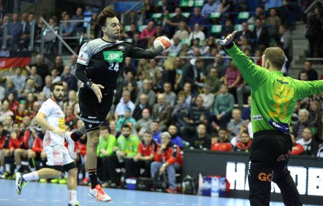 28 10 2017 xcsx Handball Laender match Men Germany Spain emspor v l Patrick Groetzki Germany in the throw against Gonzalo Perez de Vargas Moreno Spain Magdeburg