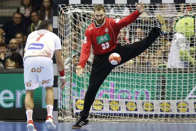 Andreas Wolff parries in the goal in the seven-meter against valero rivera Parade splendid parade holds the puck Action Action save Handball International match Germany Spain xtgx