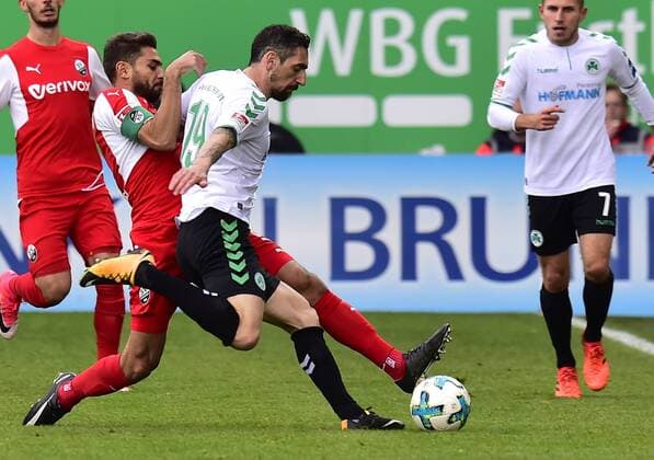28 10 2017 Football Season 2017 2018 2 Soccer Bundesliga 12 Gameday SpVgg Greuther Fürth Clover SV Sandhausen SVS MeZi Nejmeddin Daghfous 8 SV Sandhausen left against Roberto Hilbert 19 SpVgg Greuther Fürth right