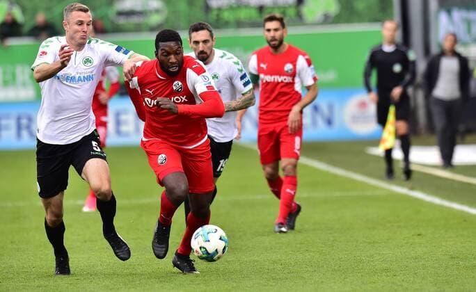 28 10 2017 Football Season 2017 2018 2 Football Bundesliga 12 Gameday SpVgg Greuther Fürth Cloverleaf SV Sandhausen SVS MeZi Richard Magyar 5 SpVgg Greuther Fürth left against Richard Sukuta Pasu 10 SV Sandhausen right