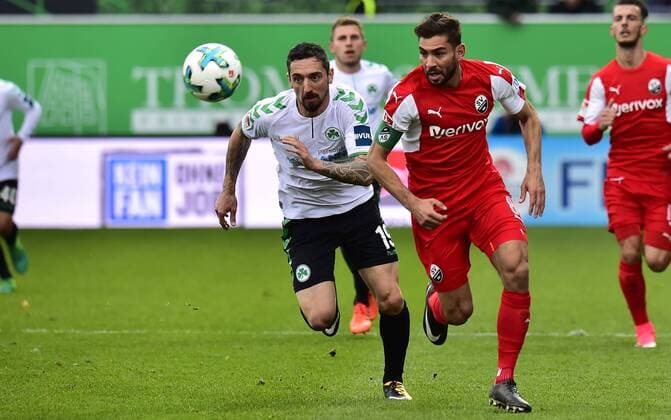 28 10 2017 Football Season 2017 2018 2 Football Bundesliga 12 Gameday SpVgg Greuther Fürth Clover SV Sandhausen SVS MeZi Roberto Hilbert 19 SpVgg Greuther Fürth left against Nejmeddin Daghfous 8 SV Sandhausen right