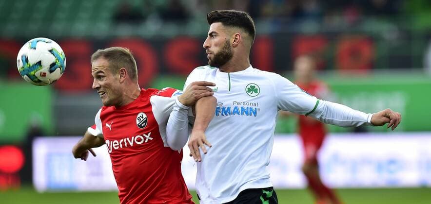 28 10 2017 Football Season 2017 2018 2 Football Bundesliga 12 Gameday SpVgg Greuther Fürth Cloverleaf SV Sandhausen SVS MeZi Manuel Stiefler 21 SV Sandhausen left against Jurgen Gjasula 10 SpVgg Greuther Fürth right
