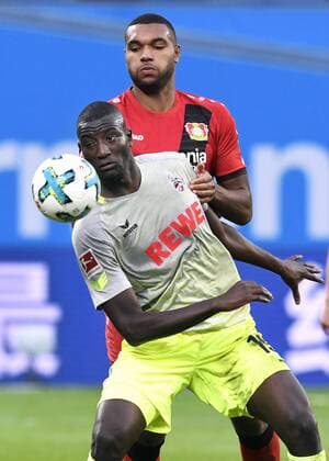 Soccer Bundesliga Germany Men Season 2017 2018 10 Gameday BayArena Leverkusen Bayer Leverkusen red 1 FC Köln yellow 2 1 Sehrou Guirassy FC Köln Jonathan Tah LEV action