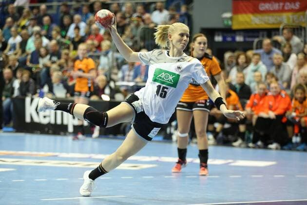 28 10 2017 xcsx Handball Laender match Women Germany Netherlands emspor v l Kim Naidzinavicius Germany at the litter Magdeburg