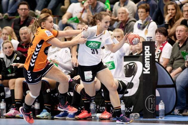Kerstin Wohlbold No. 31 Germany is held by Anouk Nieuwenweg No. 34 Netherlands Germany Netherlands Magdeburg Copyright: xDanielxReinelt xEibner-Pressefotox EP_drt