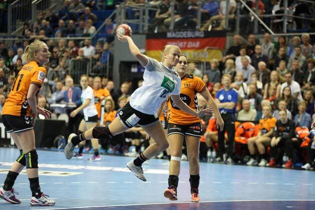28 10 2017 xcsx Handball Laender match Women Germany Netherlands emspor v l Anjte Lauenroth Germany at the litter Magdeburg