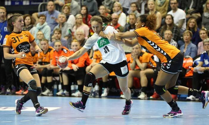 28 10 2017 xcsx Handball Laender match Women Germany Netherlands emspor v l Kerstin Wohlbold Germany is stopped by Delila Amega Netherlands duel battle for the ball Magdeburg