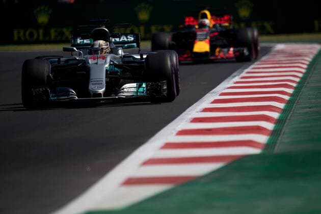 28.10.2017 - Free Practice 3, Lewis Hamilton (GBR) Mercedes AMG F1 W08 Mexican Grand Prix, Mexico City 26 - 29 October 2017 28.10.2017 - Free Practice 3, Lewis Hamilton (GBR) Mercedes AMG F1 W08 