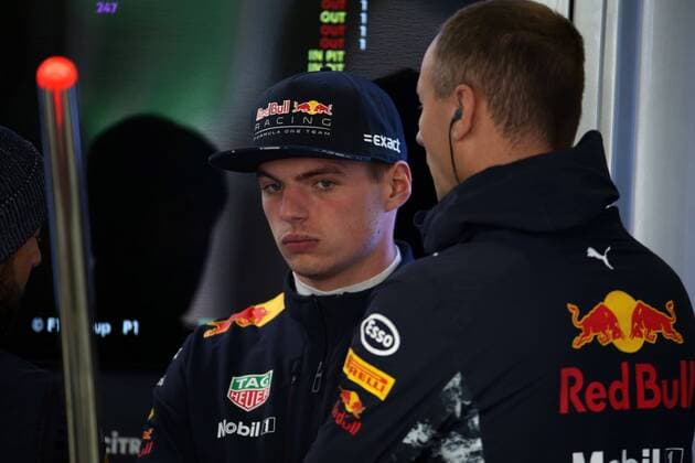 28.10.2017 - Free Practice 3, Max Verstappen (NED) Red Bull Racing RB13 Mexican Grand Prix, Mexico City 26 - 29 October 2017 28.10.2017 - Free Practice 3, Max Verstappen (NED) Red Bull Racing RB13 